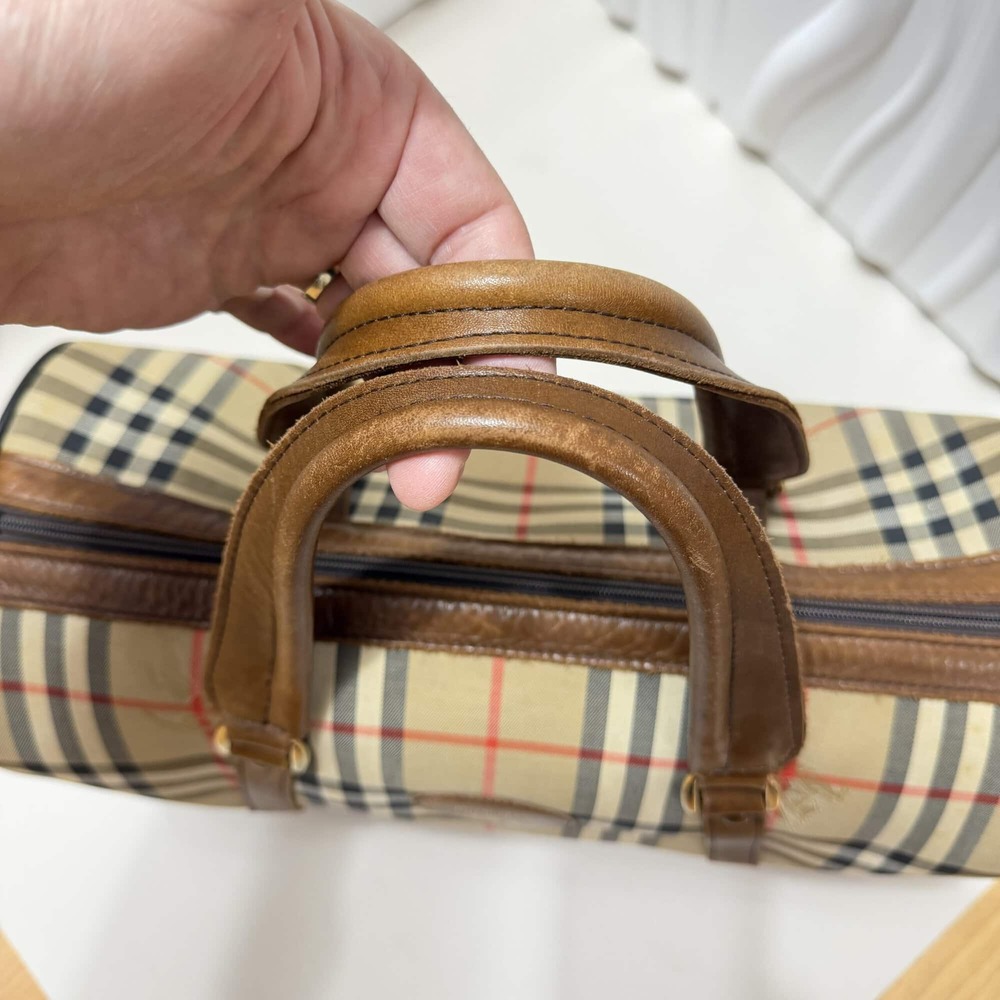 Burberrys Vintage Boston Bag - Picture 5 of 8